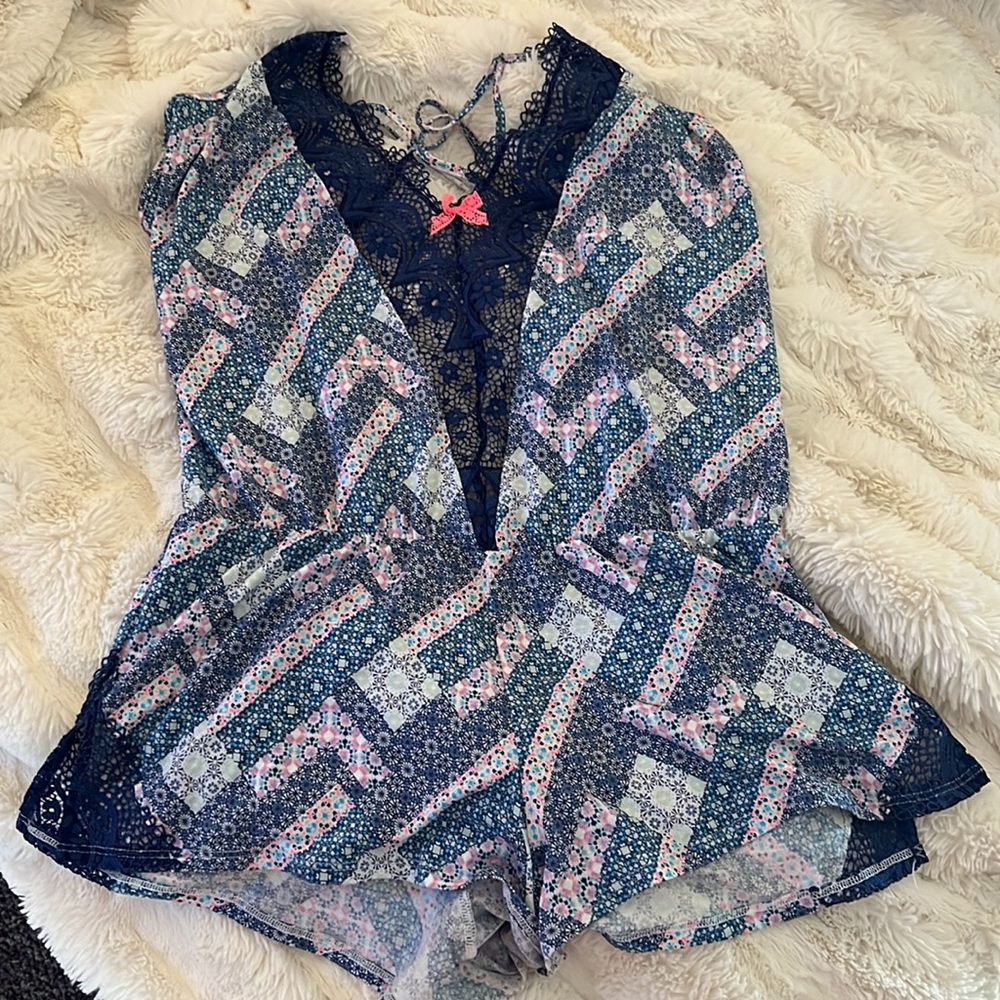 Victoria’s Secret sleep romper jumper / onesie size M